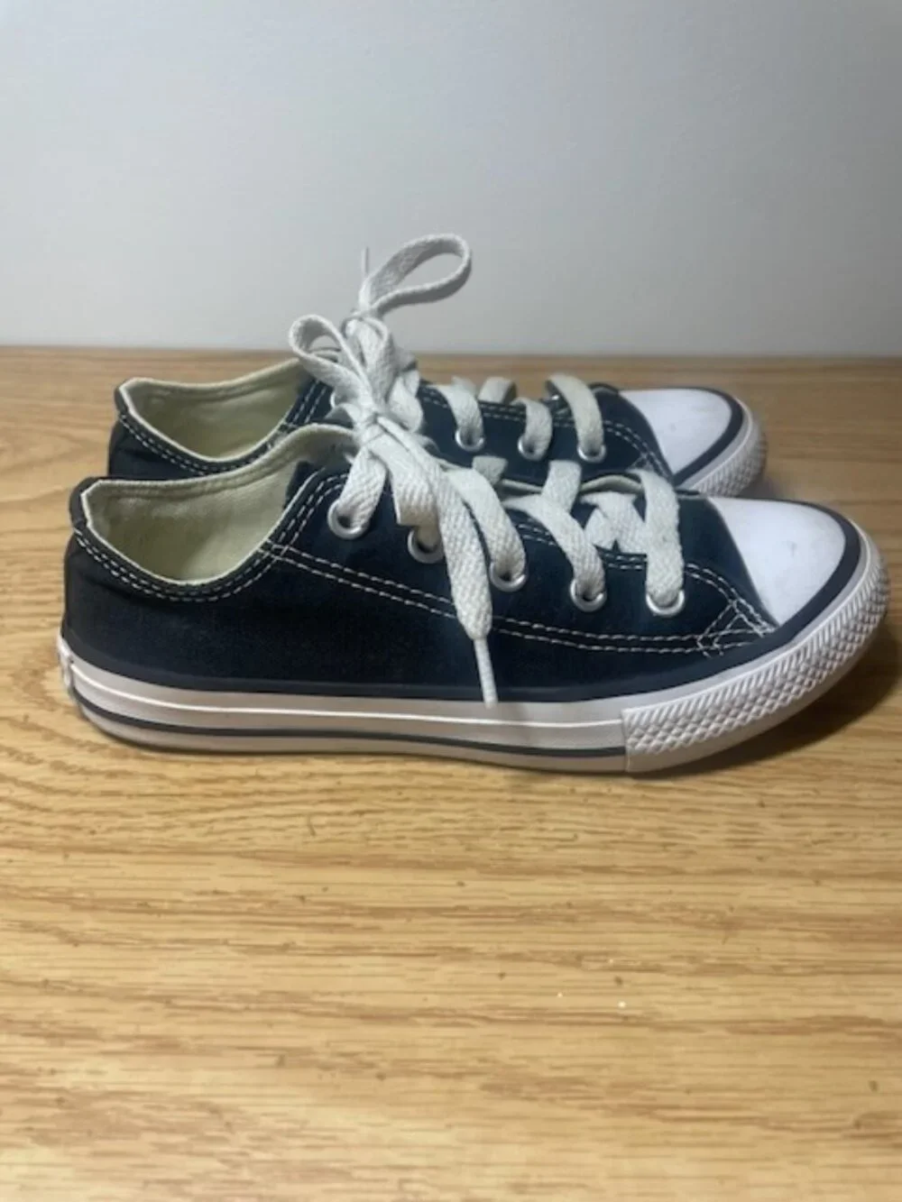 Converse Kids Black Low Top Sneakers Size 13 Classic Canvas